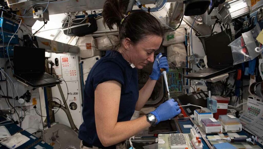 iss065-megan-protein-crystal iss065e085491 (June 3, 2021) NASA astronaut and Expedition 65 Flight Engineer Megan McArthur loads protein crystallography plates with protein solutions for the Real time Protein Crystal Growth experiment. The biotechnology study demonstrates new methods for producing high quality protein crystals in microgravity. Results may help identify new targets and develop better drugs to treat a variety of diseases on Earth and advance the commercialization of low Earth orbit.