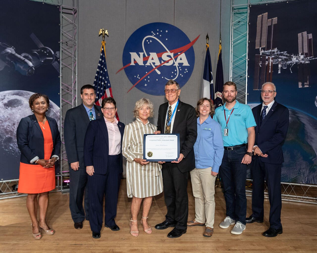 General Abrahamson receives an Exceptional Public Achievement Medal at NASAs 2019 Agency Honor Awards Ceremony for contributions toward LEO commercialization during his leadership of the ISS National Laboratory.