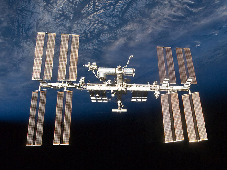 ISS exterior darkblueearth square