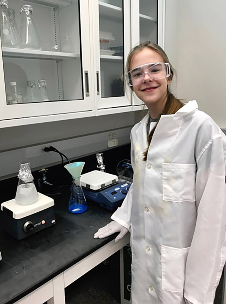Kaitlyn Twesme lab bench