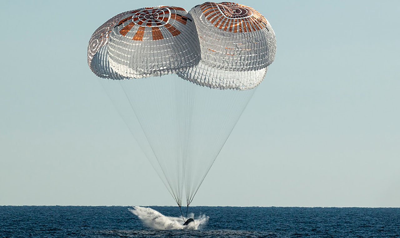 The SpaceX Crew Dragon Freedom spacecraft is seen as it lands with NASA astronauts Kjell Lindgren, Robert Hines, Jessica Watkins, and ESA (European Space Agency) astronaut Samantha Cristoforetti aboard in the Atlantic Ocean off the coast of Jacksonville, Florida, Friday, Oct. 14, 2022. Lindgren, Hines, Watkins, and Cristoforetti are returning after 170 days in space as part of Expeditions 67 and 68 aboard the International Space Station.