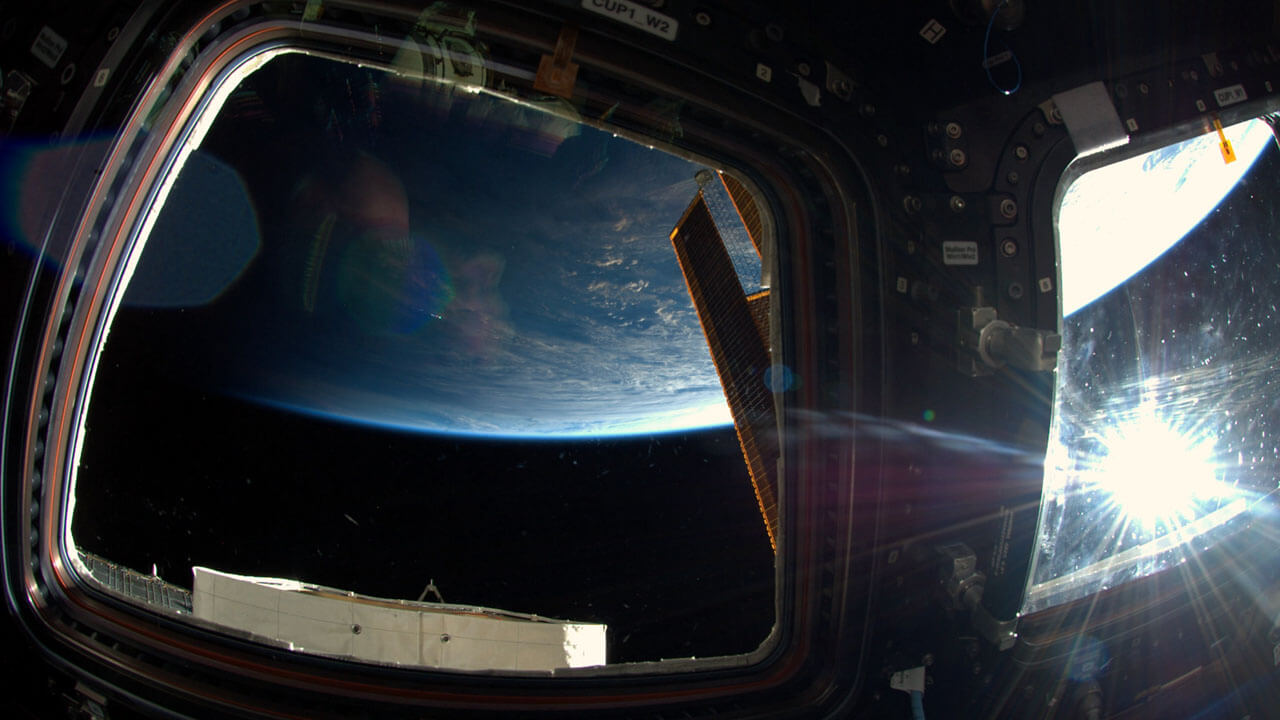 View from Cupola before sunset. Blick aus der Cupola kurz vor Sonnenuntergang.