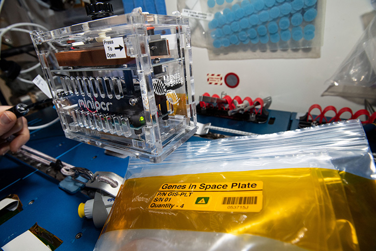 gis lab bench minipcr
