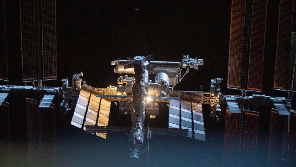 iss external exp66