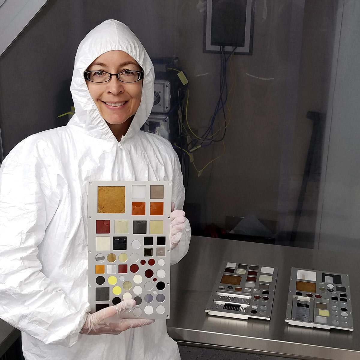 Kim de Groh with the MISSE 9 samples.