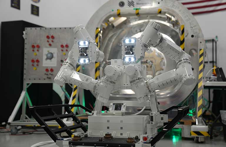 GITAI’s S2 dual-armed robot system