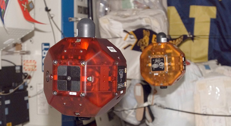 spheres red yellow