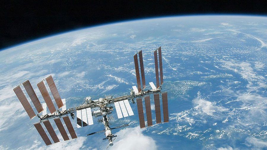 station over earth2