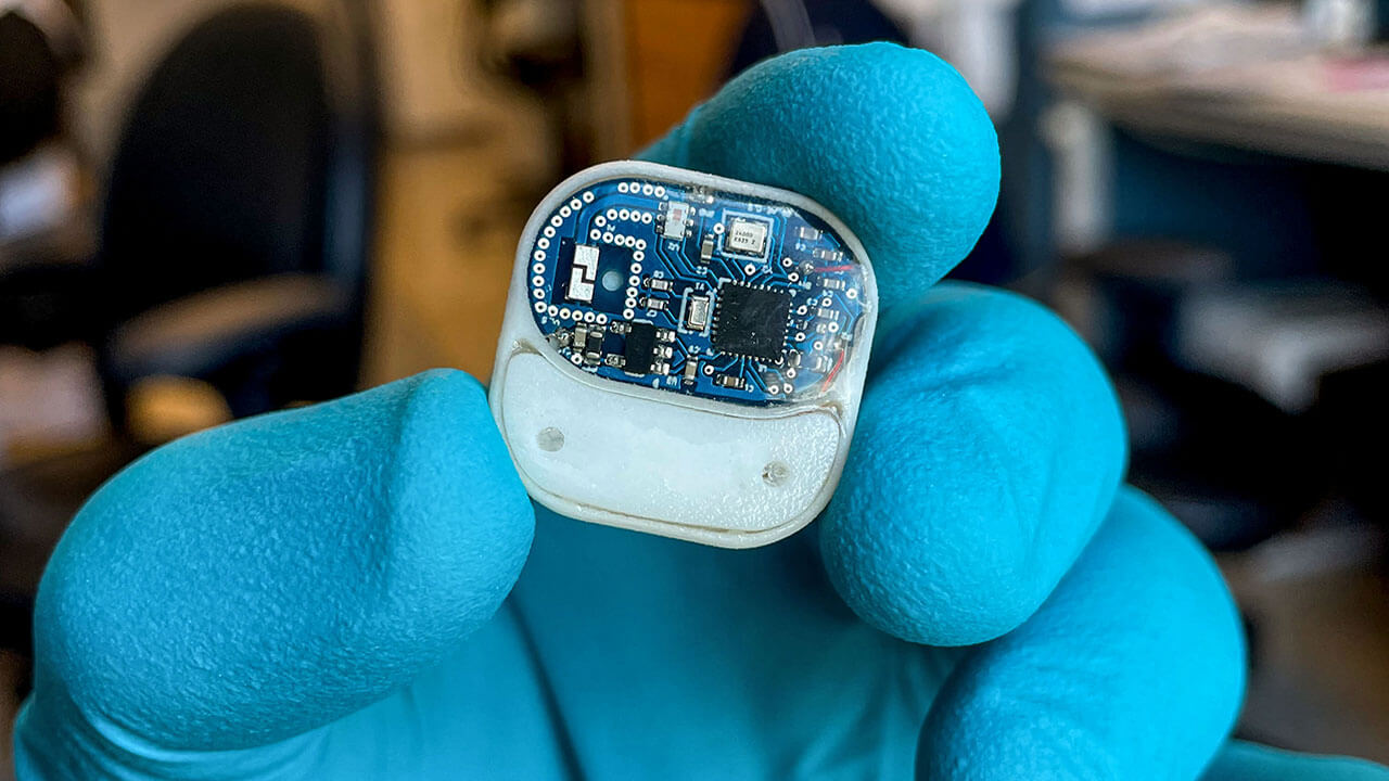 nicr-houston-meth-closeup-glove Nanofluidic Implant Communication Experiment (NICE)
